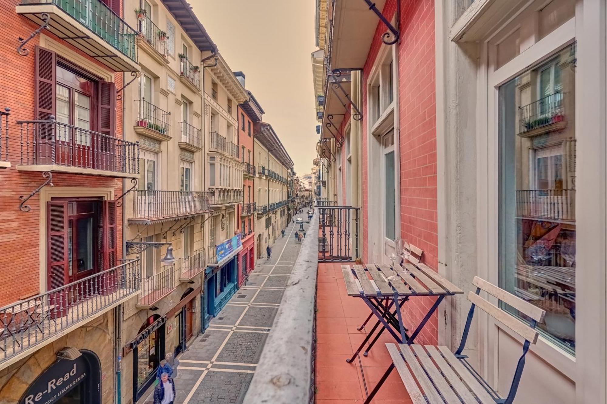 Heart Of Pamplona Apartments III By Clabao Exterior photo